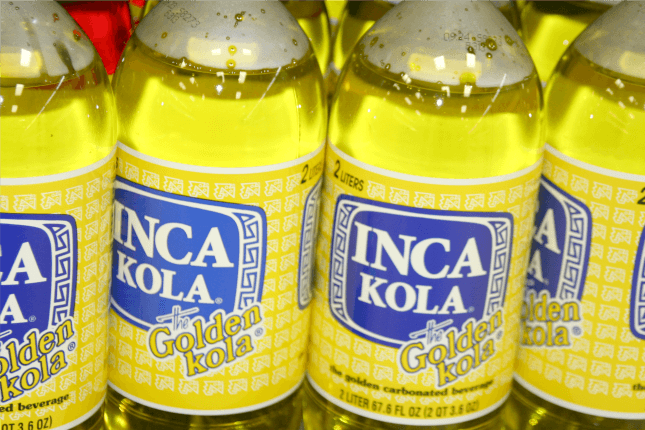 Das Gold der Inka: Die Inca Kola ist der beliebteste Softdrink der Peruaner und schmeckt so süß und klebrig, wie sie aussieht.